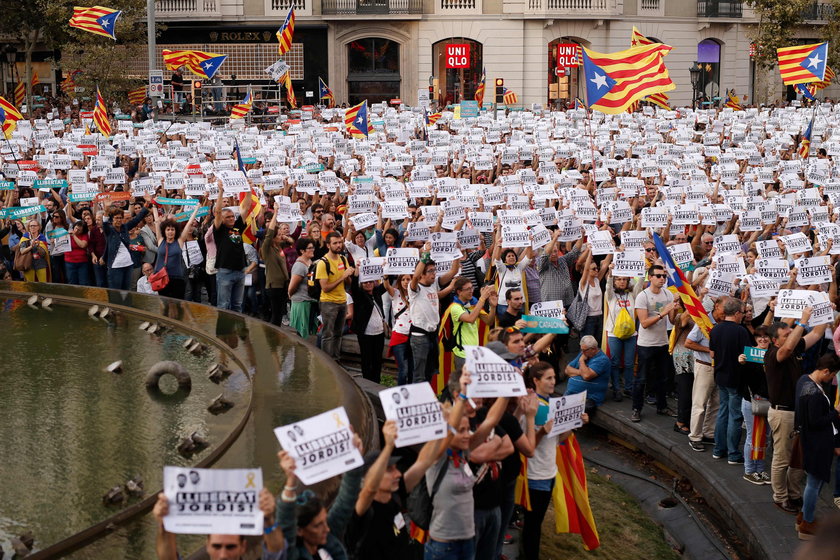 Tłumy na ulicach Barcelony