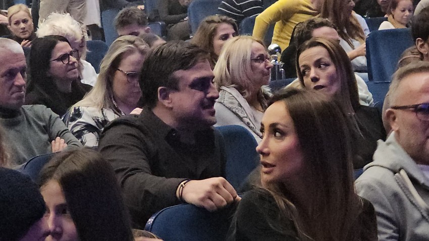 Brat Vujadina Savića na koncertu Tonija Cetinskog