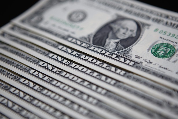 <p>Dolar</p>