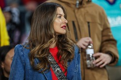 Stylizacje trenerki robią furorę w sieci. Świąteczne pomysły inspirują