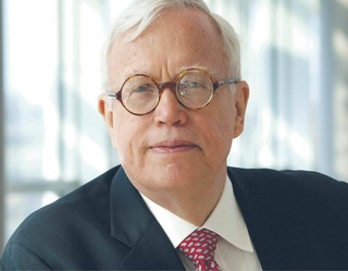 Niszczący efekt działania socjalu. Noblista z ekonomii: Socjal obniża bodźce do działania, zamykając ludzi w pułapce [WYWIAD]