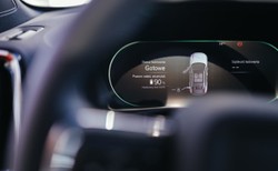 Volvo inwestuje w Polsce i instaluje szybkie ładowarki dla każdego