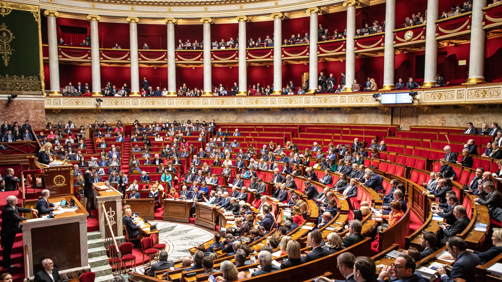 Francja wpisała prawo do aborcji do konstytucji. Poparła to nawet skrajna prawica