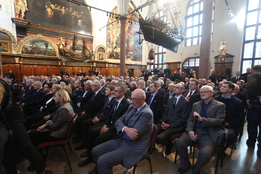 Uroczysta sesja rady miasta Gdańska w hołdzie prezydentowi