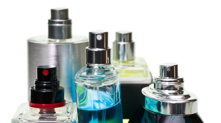 Ugye ön sem szeretne állati vizelettel szennyezett hamis parfümöt ajándékozni kedvesének? /Illusztráció: Northfoto