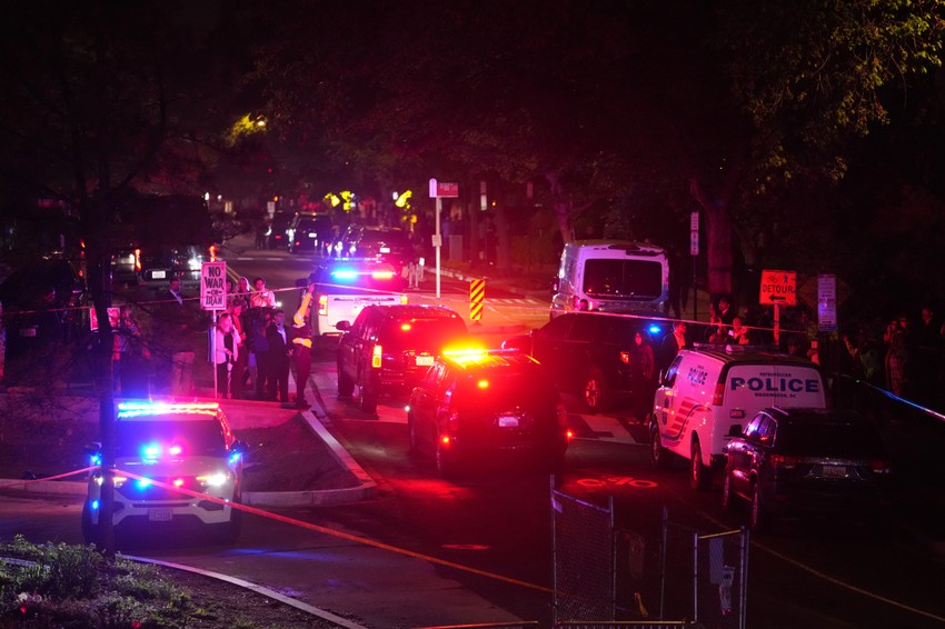 Zvanice napuštaju hotel u Vašingtonu nakon pucnjave 25. aprila