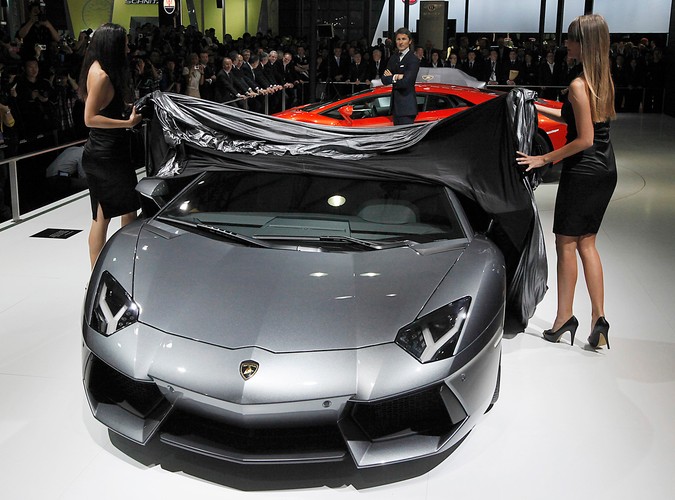 Salon samochodowy w Szanghaju... Jest na czym zawiesić oko :)