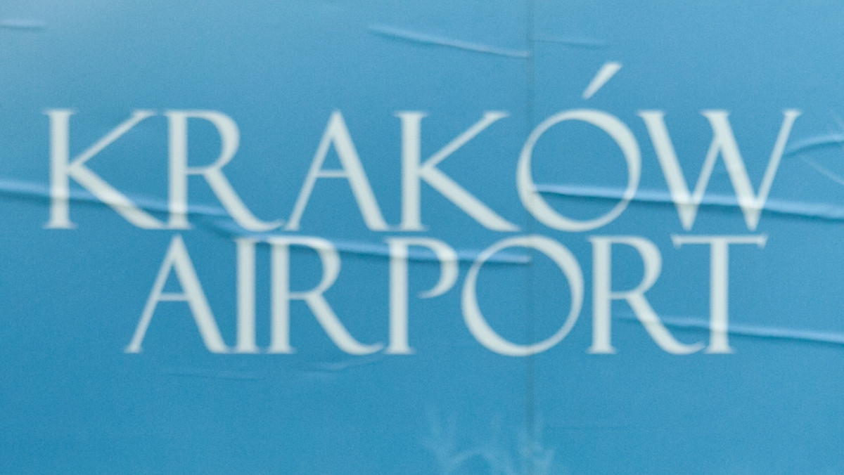 Jak informują służby krakowskiego Kraków Airport, z powodu mgły zostało odwołanych kilka lotów obsługiwanych przez lotnisko im. Jana Pawła II.