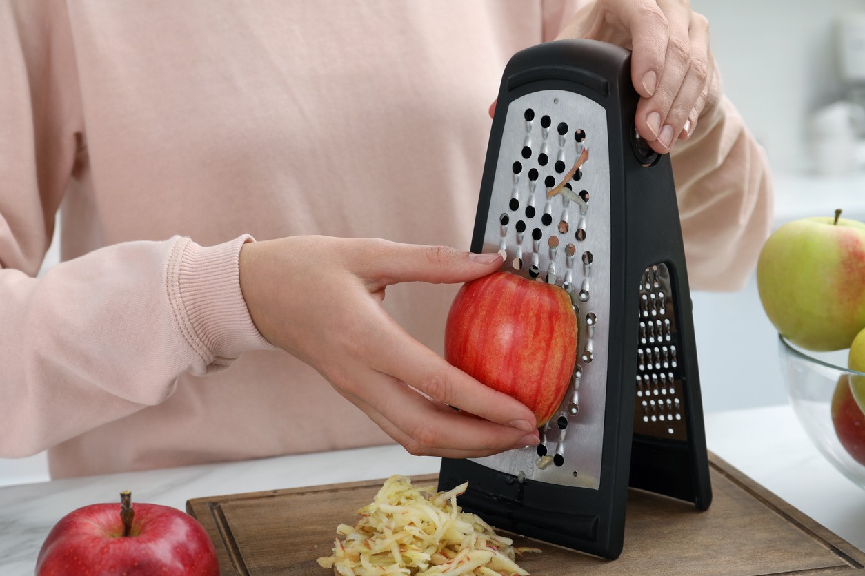 Pôvodný recept obsahoval nastrúhané surové jablko vrátane šupky.