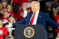 Donald Trump jest zrelaksowany jak nigdy. „Wie, że stare zasady go nie dotyczą”