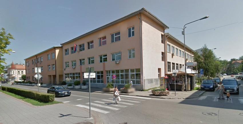 Tinejdžer je spržio drugu pramen kose u sred učionice u lozničkoj srednjoj školi "Sveti Sava"