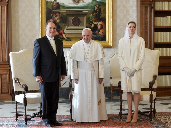Księżna Charlene;,książę Albert II i papież Franciszek