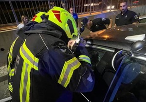 Vatrogasci spasili dete zaključano u autu u Makarskoj