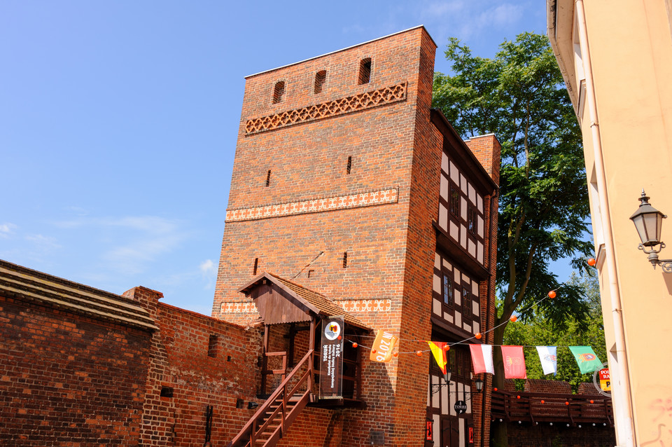 Krzywa wieża w Toruniu, Polska
