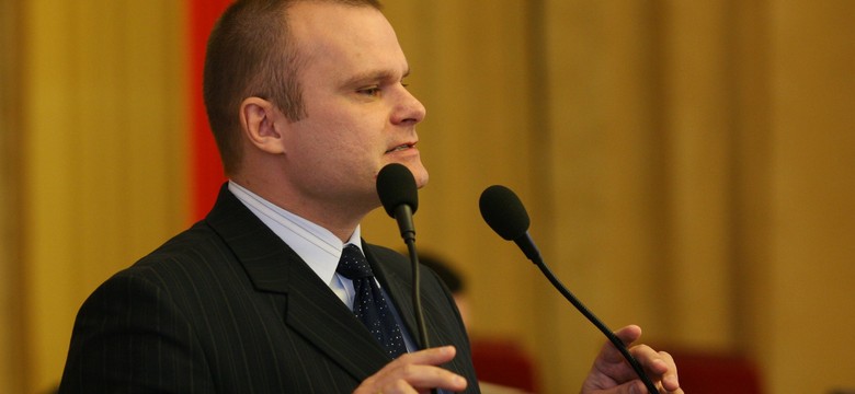 Prokuratura postawiła cztery zarzuty senatorowi PO. Maciej Grubski sam zrzekł się wcześniej immunitetu