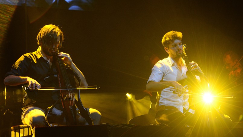 2 Cellos porwali warszawski Torwar. Wiolonczelowy duet dał niezapomniany koncert [FOTO]