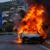 Automobil u plamenu - ilustracija