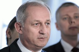 Neumann: PO za kilka dni powoła zespół ds. "odkłamywania" katastrofy smoleńskiej