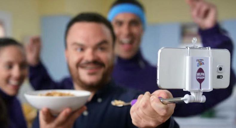 Are you tired of choosing between eating or posting? A new device 'The Selfie Spoon' has been launched.