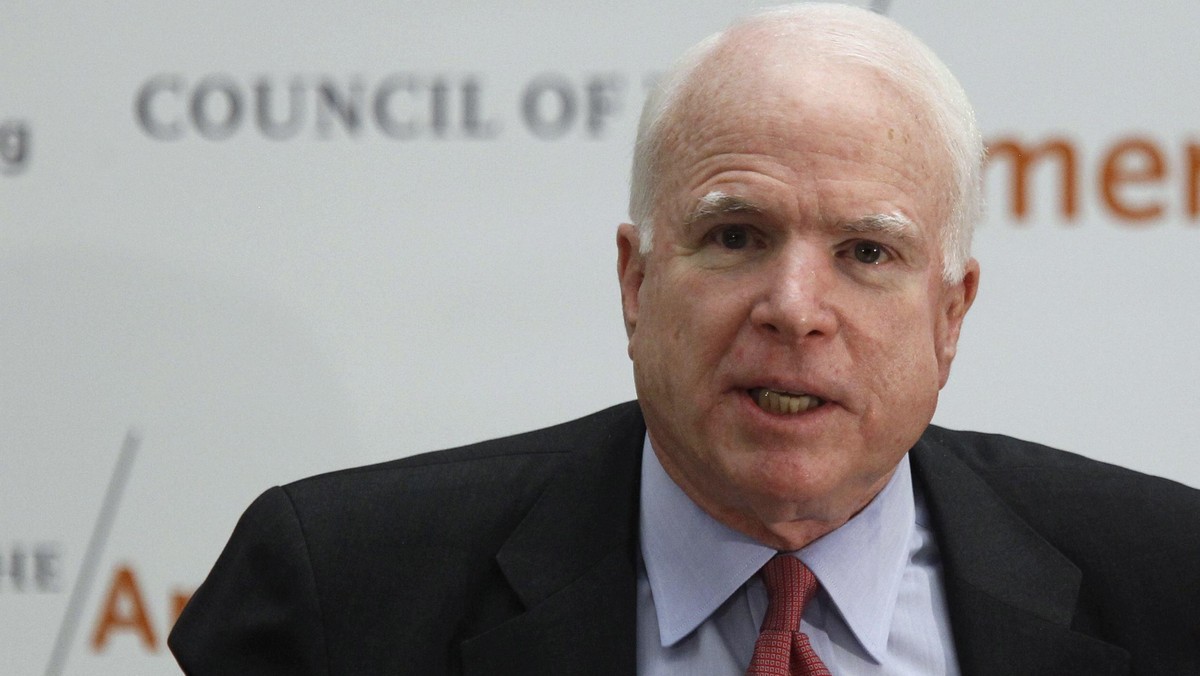 John McCain powiedział, że za pożarami, które nawiedziły ostatnio amerykański stan Arizona, stoją nielegalni imigranci - pisze serwis huffingtonpost.com.