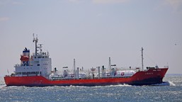 ceny ropy poszybowały po ataku na iran. opec zapowiada zwiększenie wyd