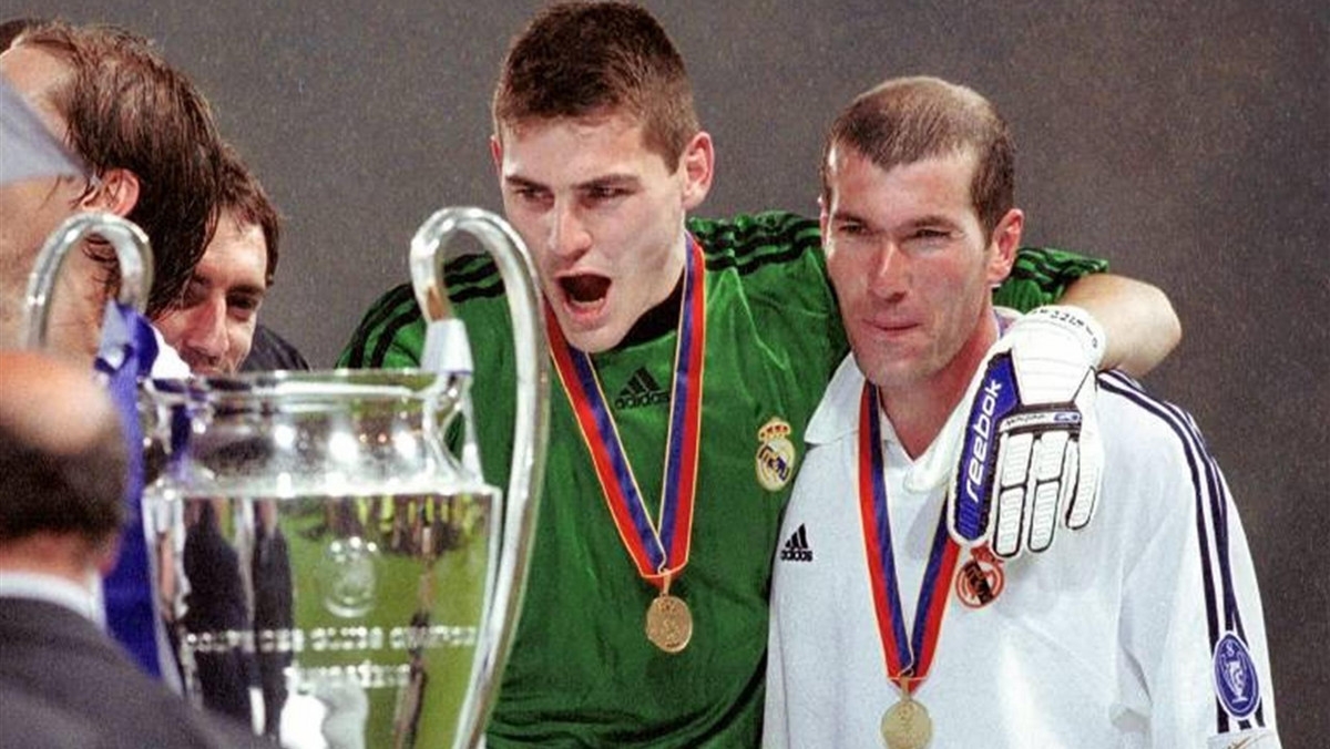 Kilka tygodni temu wydawało się, że Real Madryt nie ma szans na mistrzostwo Hiszpanii, które było już niemal zarezerwowane dla FC Barcelony. Tymczasem po ostatnich kłopotach Blaugrany zespół ze stolicy Hiszpanii traci tylko punkt do lidera oraz drugiego Atletico. Były golkiper Królewskich Iker Casillas wierzy, że pod wodzą Zinedine'a Zidane'a klub wygra Primera Division lub Ligę Mistrzów.