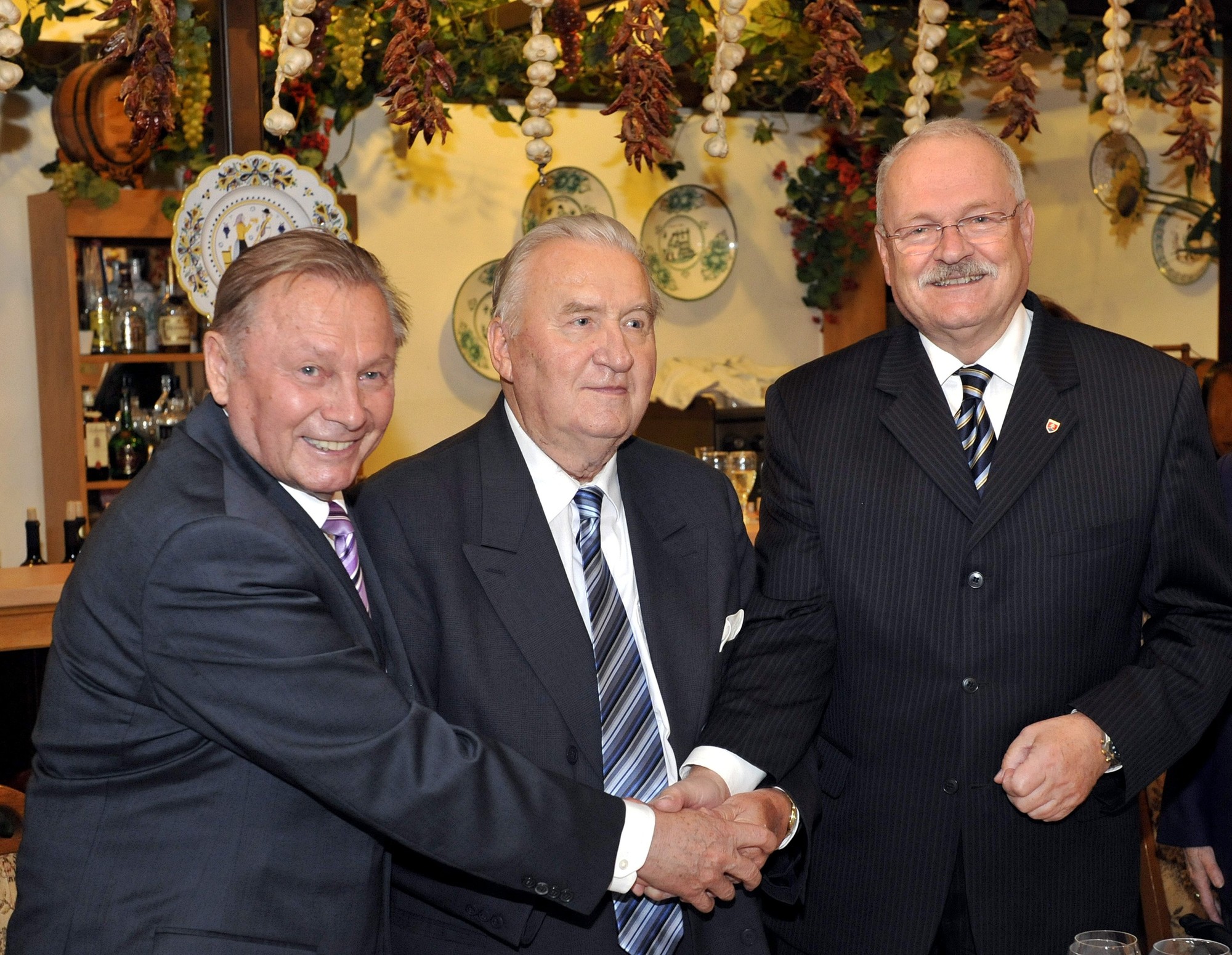 Bývalí prezidenti SR Rudolf Schuster, Michal Kováč a Ivan Gašparovič.