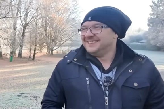 (VIDEO) Sa 14 radio kao obezbeđenje u javnoj kući, porodici pričao da je moler, završio i u zatvoru: Neverovatna životna priča Dejana iz Busovače