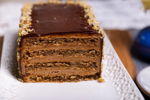 TORTA MANASTIRKA: Posno savršenstvo, sočno i prepuno oraha, savršeno za Svetog Nikolu