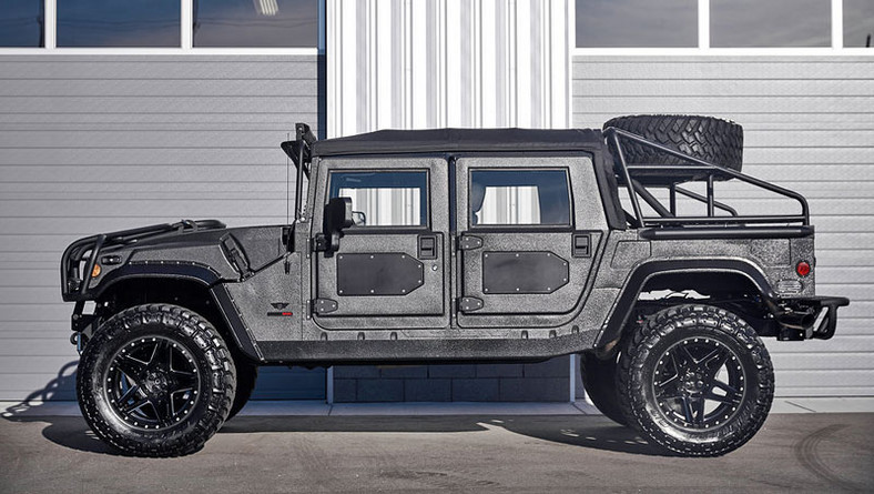 Hummer H1 Launch Edition 