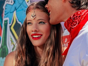 Sziget fesztiválstílus: Játékos stíluskeverés és szabad szerelem