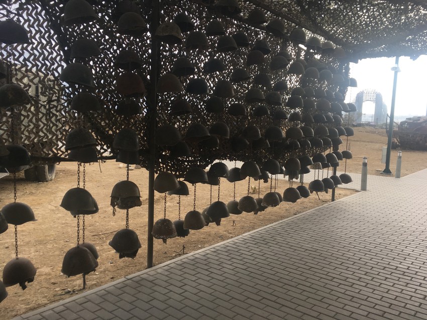 Šlemovi jermenskih vojnika u parku