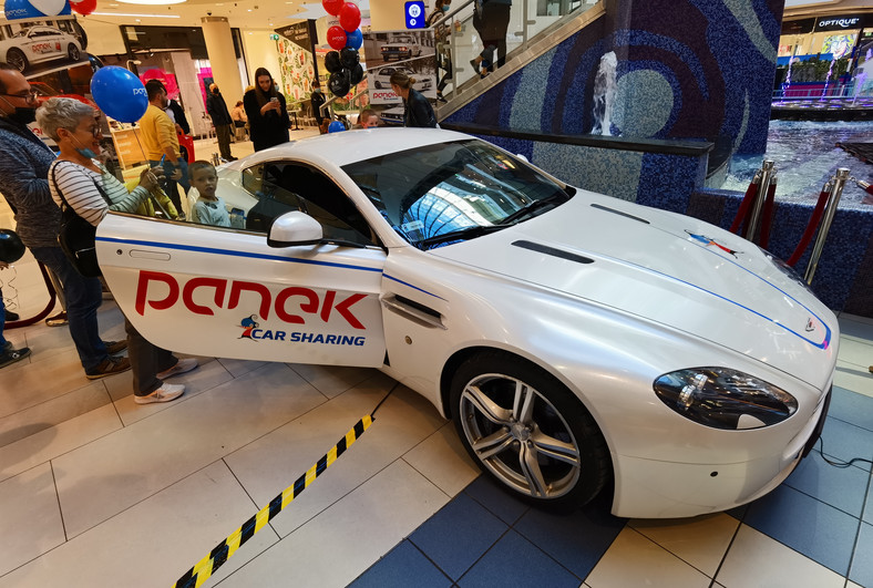 Aston Martin V8 Vantage Panek CarSharing