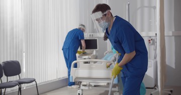 Látogatási tilalom: újranyitották a covid osztályt ebben a kórházban! Ezek a szabályok