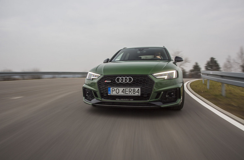 Audi RS4 Avant - kombi z ogniem w ...