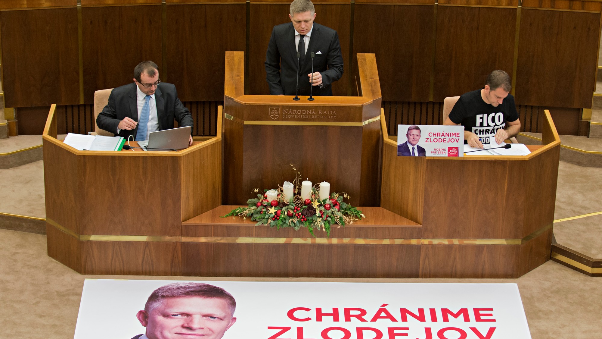 Premiér Robert Fico a poslanec OĽaNO Igor Matovič v roku 2015.