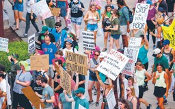 Big techy na celowniku. Facebook i Google udostępnią dane osób dokonujących aborcji?