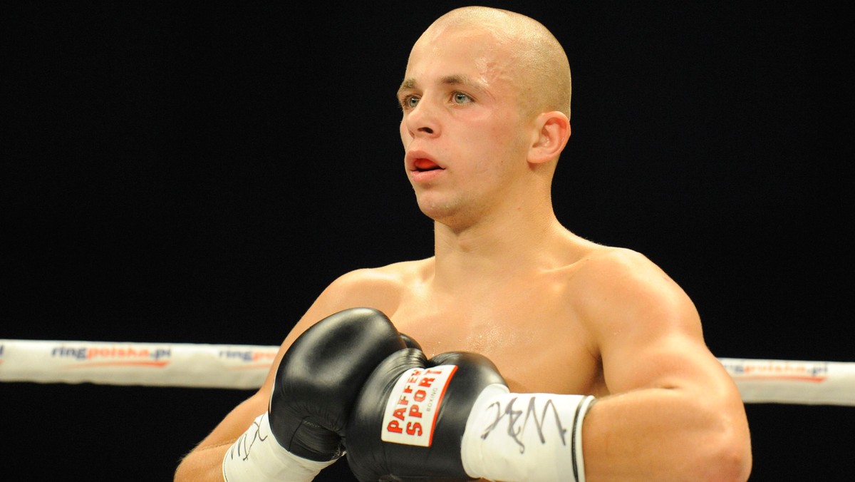 Bachtijar Iskenderzade (9-4, 2 KO) będzie rywalem Kamila Łaszczyka (18-0, 7 KO) podczas zaplanowanej na 12 grudnia gali "Windoor Boxing Night" w Radomiu promowanej przez Mariusza Grabowskiego i Mariusza Kołodzieja.