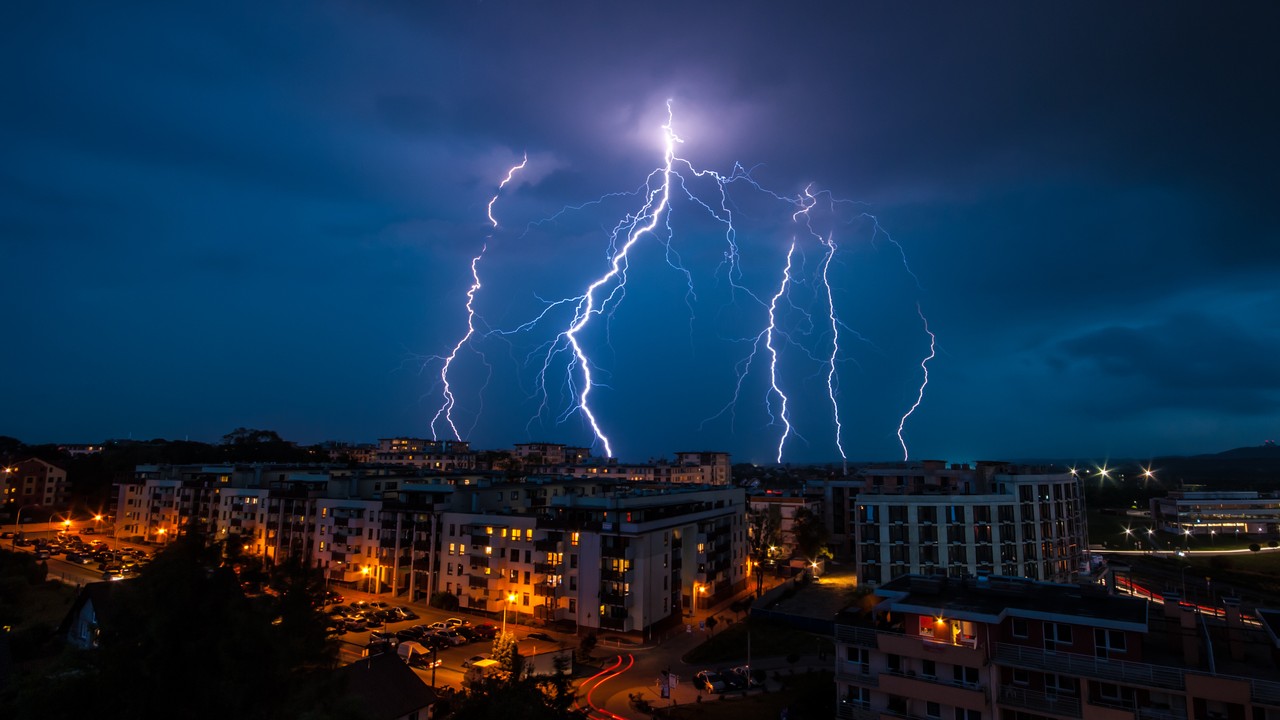 Burze przeszły przez Polskę. Straż pożarna: mieliśmy blisko 300 zgłoszeń [NAGRANIA]