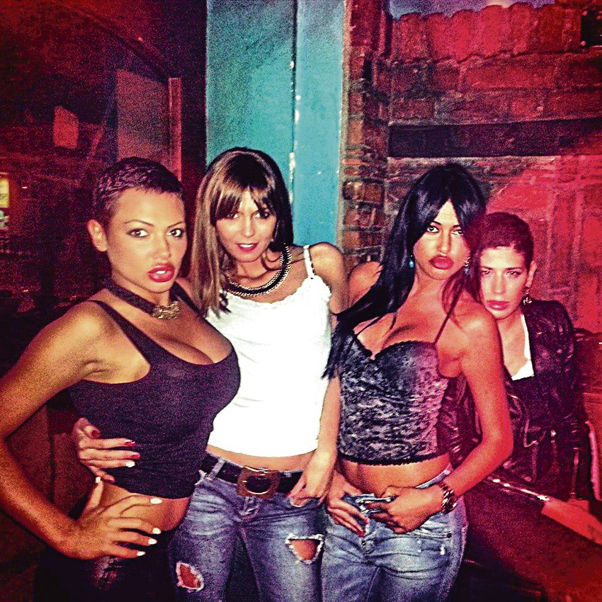 Devojke po klubovima