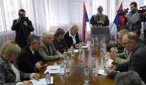 439579_kraljevo-01--simonovic-razgovara-sa-gradonacelnikom--foto-n.-bozovic