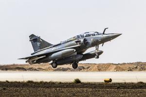 Wojna w Ukrainie i Mirage 2000. Wołodymyr Zełenski: „rozmawiamy o myśliwcach z Francją”.