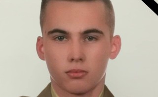 W środę w całym kraju zawyją syreny. Na znak czci dla żołnierza Mateusza Sitka