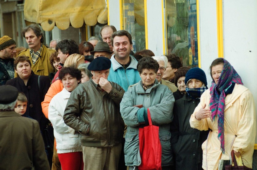 Redovi, redovi, redovi...