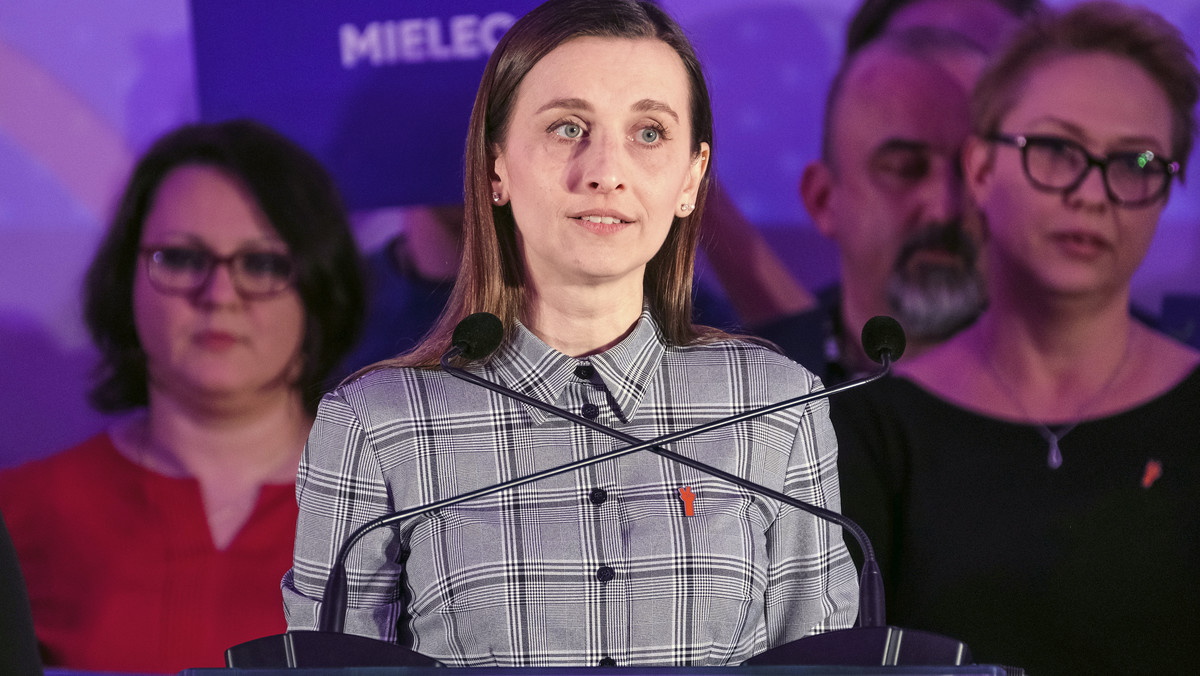 - Nie myślimy o koalicji przed wyborami. Chcemy wejść w te wybory i startować w nich samodzielnie - powiedziała Sylwia Spurek. - Przykro mi, ale Schetyna to nie jest polityk z mojej bajki i moich marzeń - dodała. Była zastępczyni RPO i działaczka "Wiosny" Roberta Biedronia była gościem Jarosława Kuźniara w programie "Onet Rano".