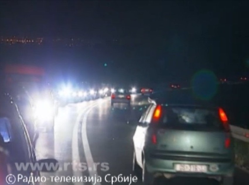 Kolona vozila na Ibarskoj posle nesreće