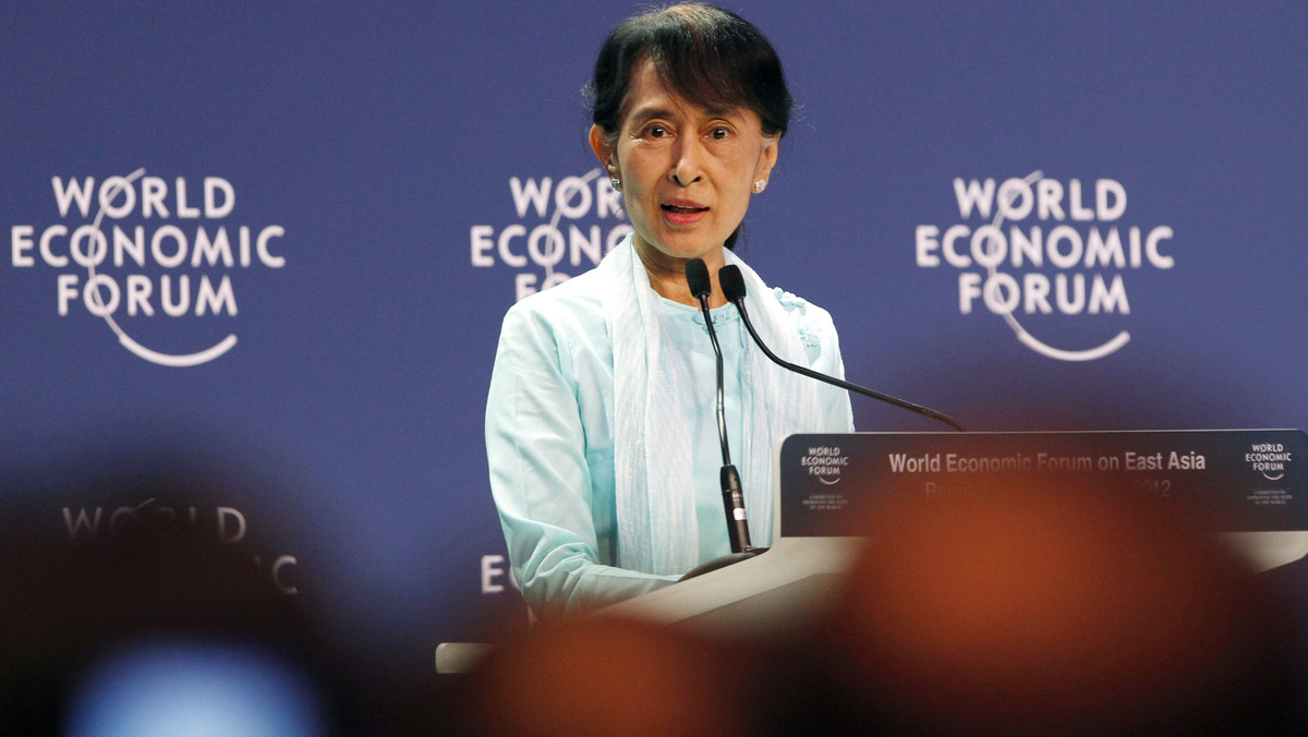 Przywódczyni birmańskiej opozycji Aung San Suu Kyi zaapelowała do USA i Chin, aby umacniając swe wpływy w regionie Azji i Pacyfiku, nie traktowały Birmy jak "pola walki". Suu Kyi przebywa w Tajlandii, gdzie uczestniczy w regionalnym forum gospodarczym.