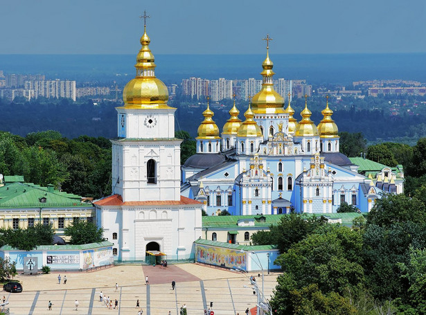 Moskwa przejmuje kontrolę nad ukraińskim Kościołem