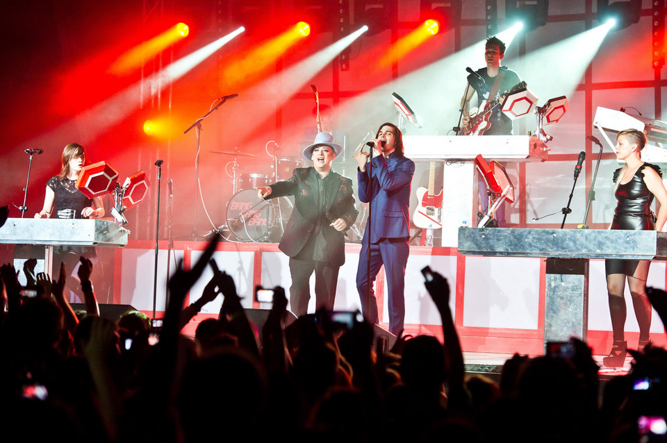 Mark Ronson &amp; Business Intl. na Roxy Festival (fot. Rafał Nowakowski / Onet.pl)