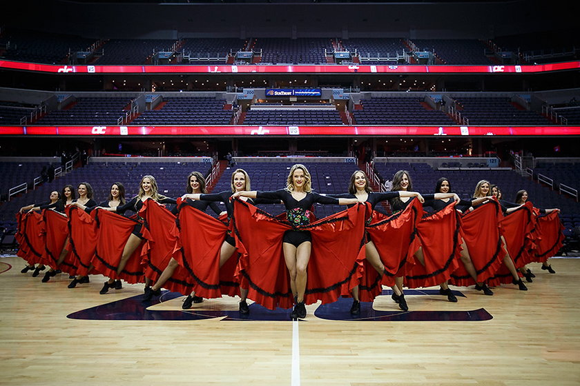 Popis cheerleaderek na "Polskiej Nocy" w NBA!